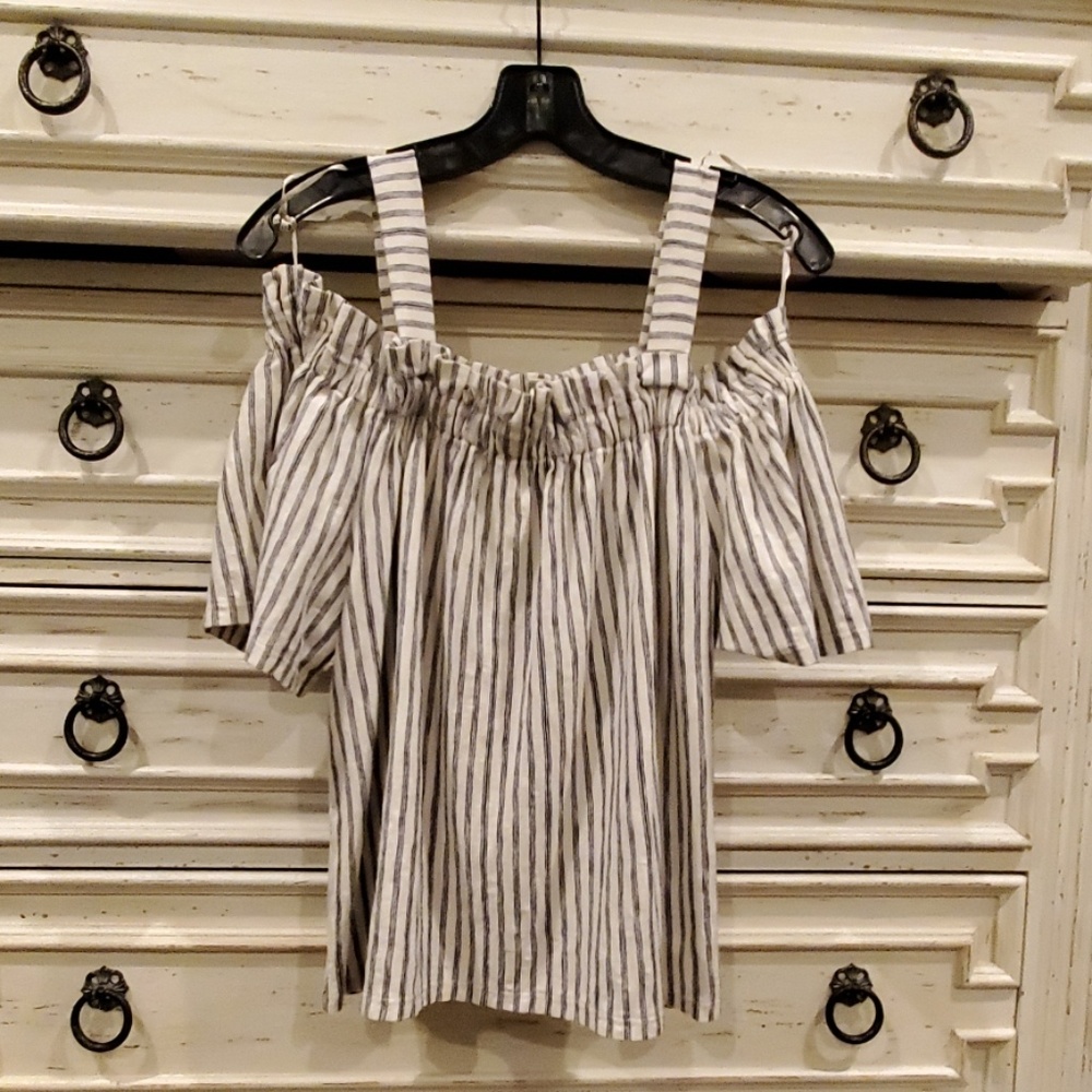 Super cute Lucky Brand women's blouse